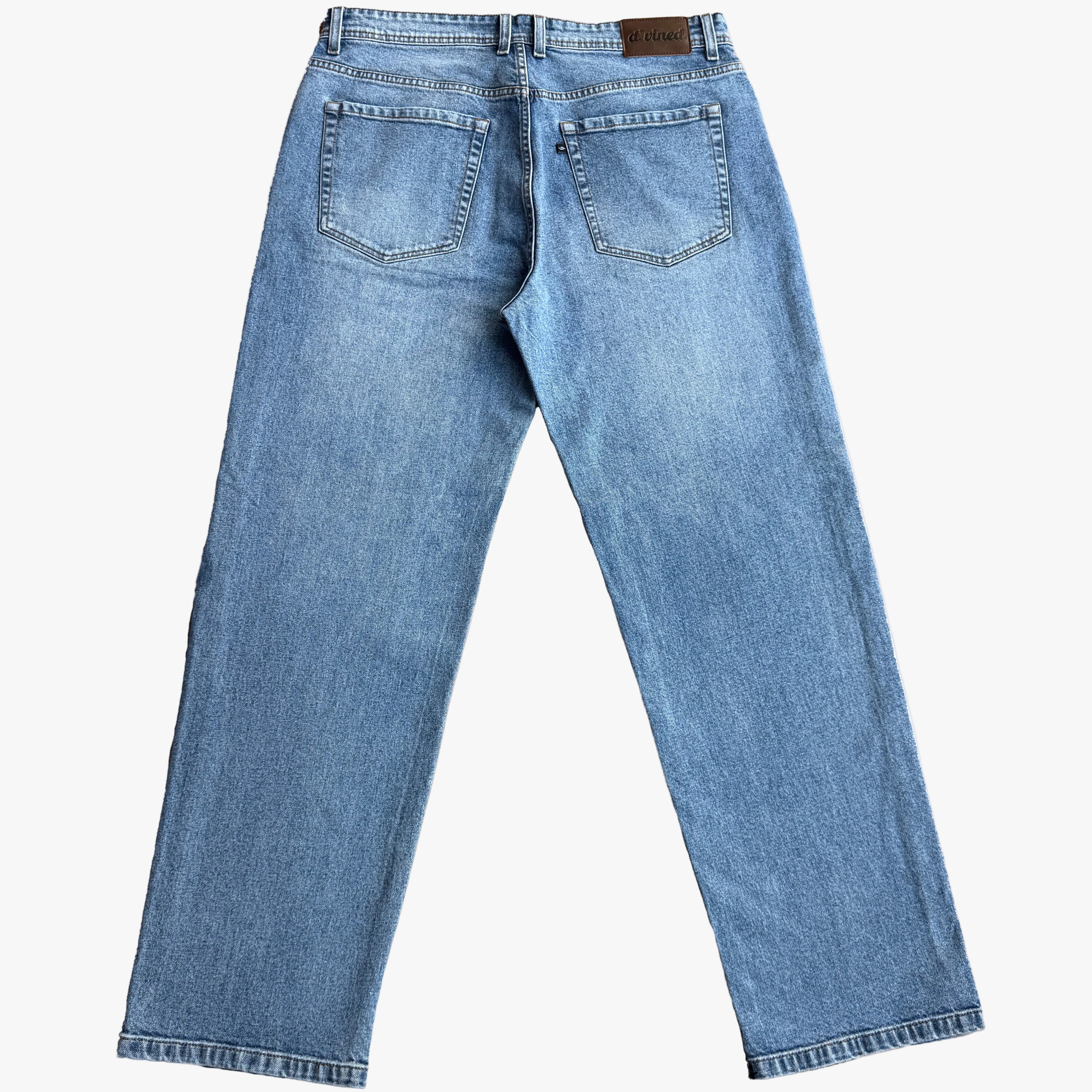 LOOSE FIT LIGHT WASH